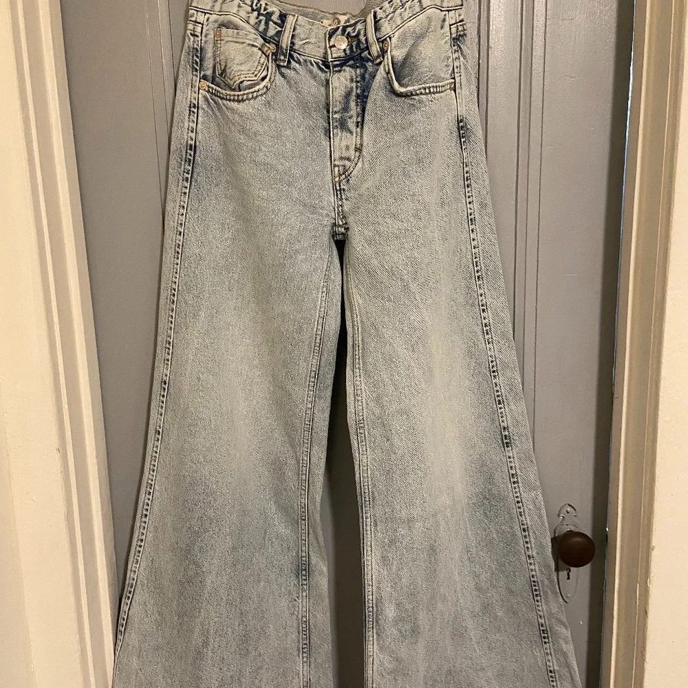 NWOT Free People Lovefool Low Rise Wide Leg Jeans (Size 24 / True Blue) - Picture 4 of 9